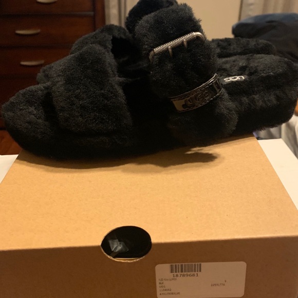Ugg Slippers - Picture 2 of 3